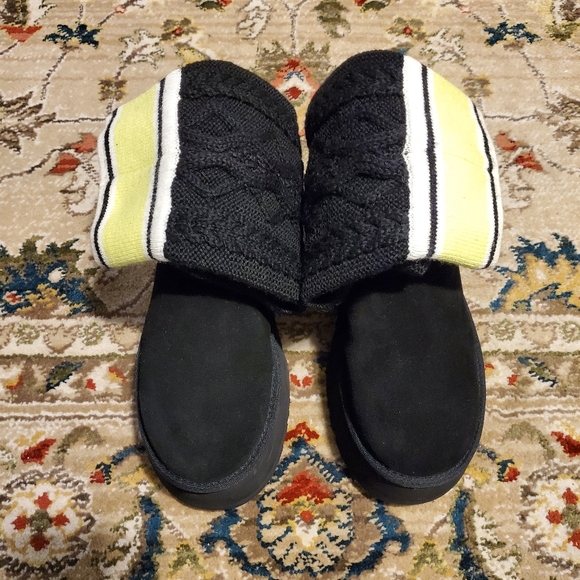 UGG Classic Sweater Letter Boot - Picture 4 of 10